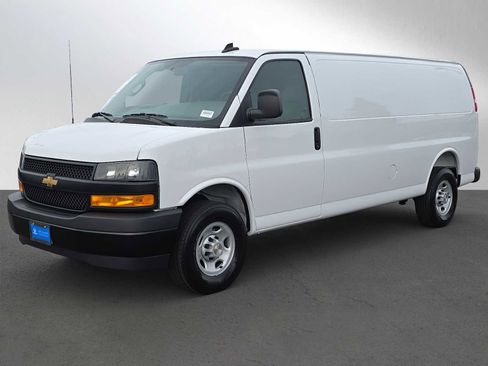 Used 2025 Chevrolet Express 2500 w/ Driver Convenience Package image 7