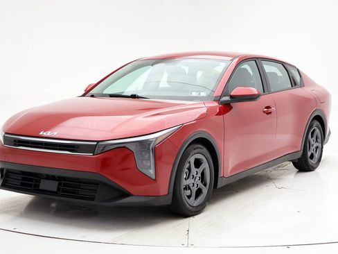 Used 2025 Kia K4 FWD image 2