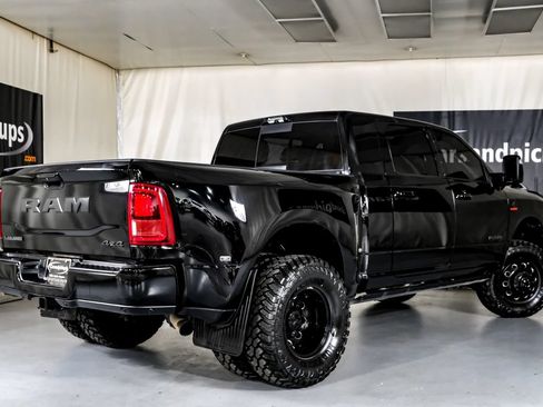 Used 2025 RAM 3500 Laramie AWD/4WD image 8