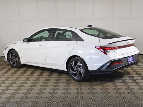 Certified 2025 Hyundai Elantra Sport FWD image 8