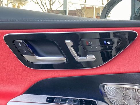 Used 2024 Mercedes-Benz GLC 43 AMG 4MATIC image 23