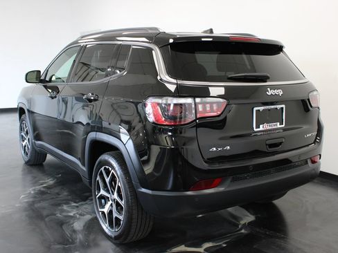 Used 2025 Jeep Compass Limited AWD/4WD image 21