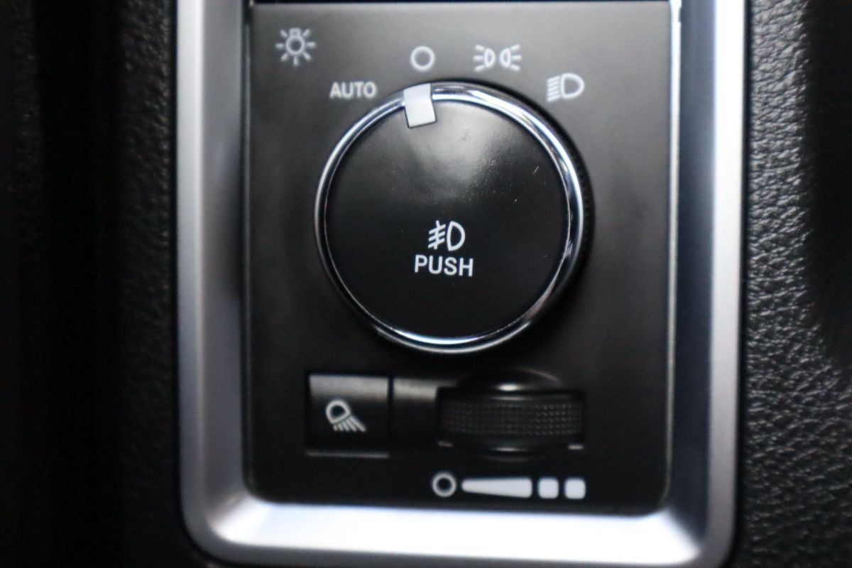 Used 2016 RAM 1500 Limited AWD/4WD image 29