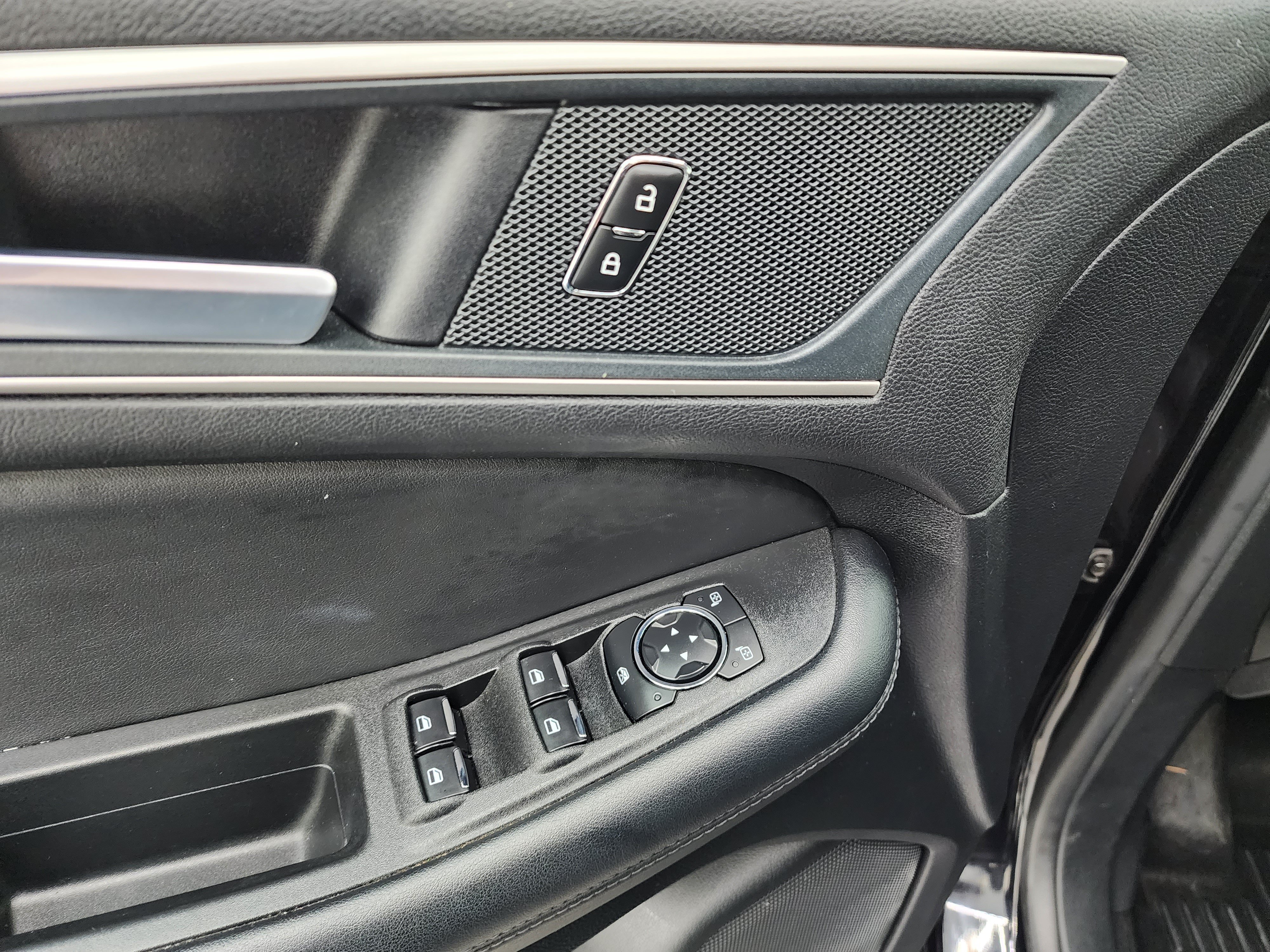 Used 2024 Ford Edge SEL AWD/4WD image 39