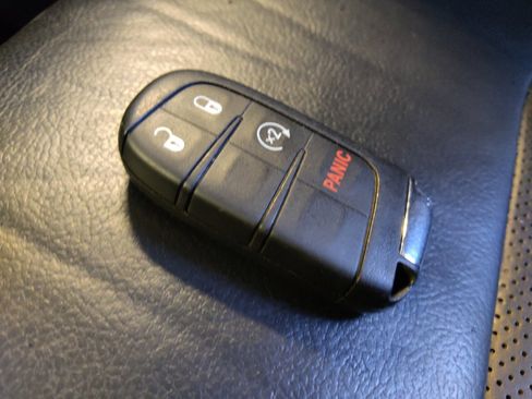 Used 2019 Jeep Compass Limited AWD/4WD image 32