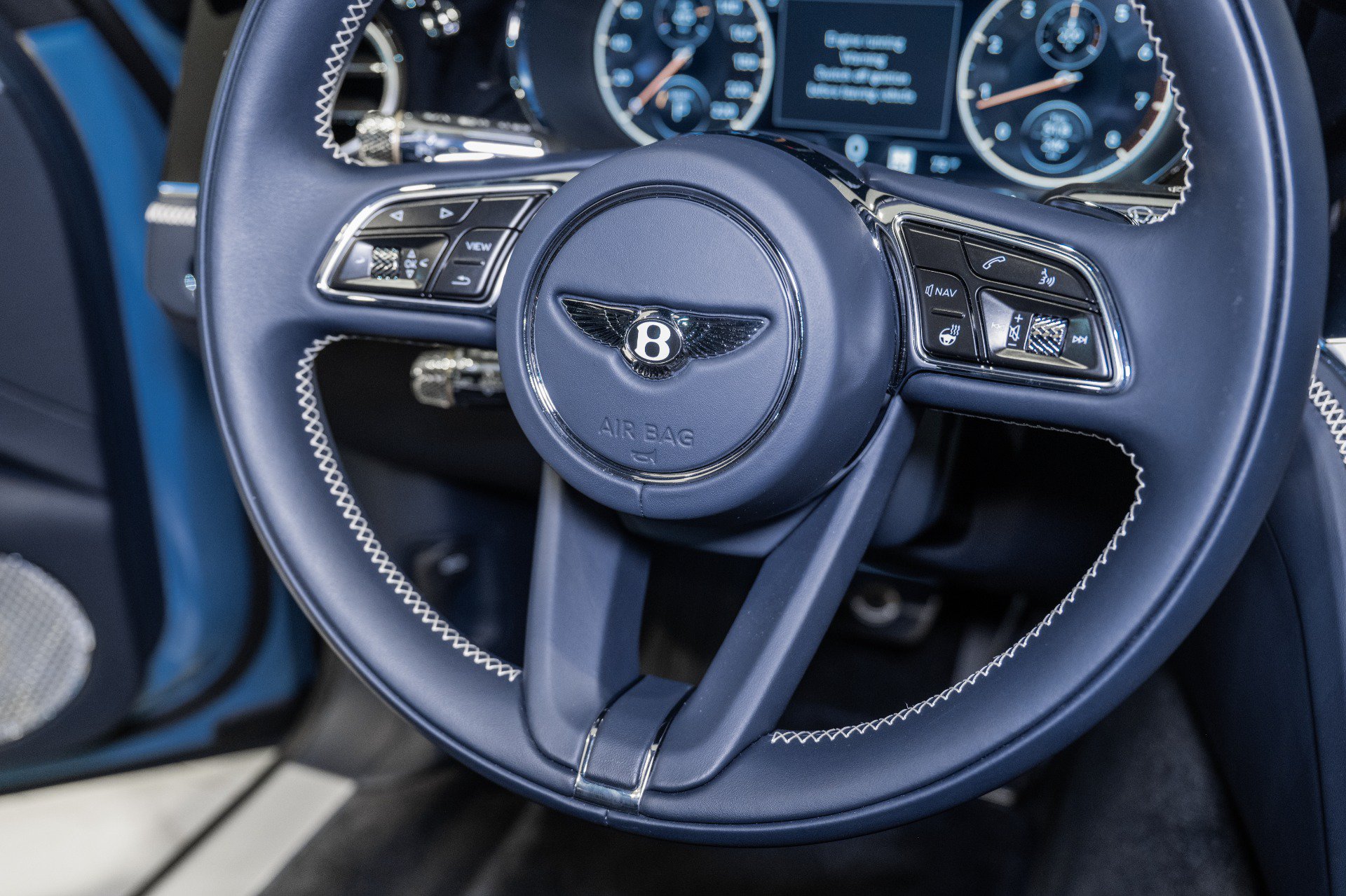 Used 2024 Bentley Flying Spur V8 AWD/4WD image 54