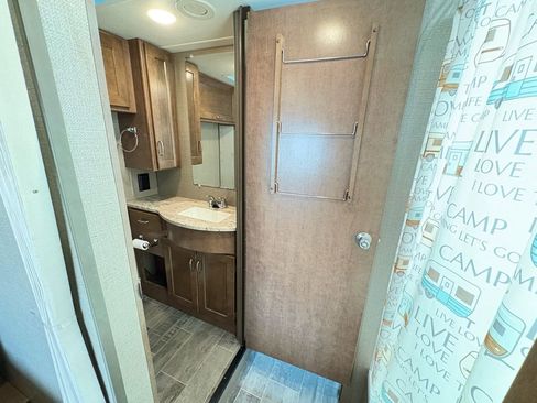 Used 2018 Ford E-450 and Econoline 450 Super Duty w/ Motorhome Prep Package RWD image 34