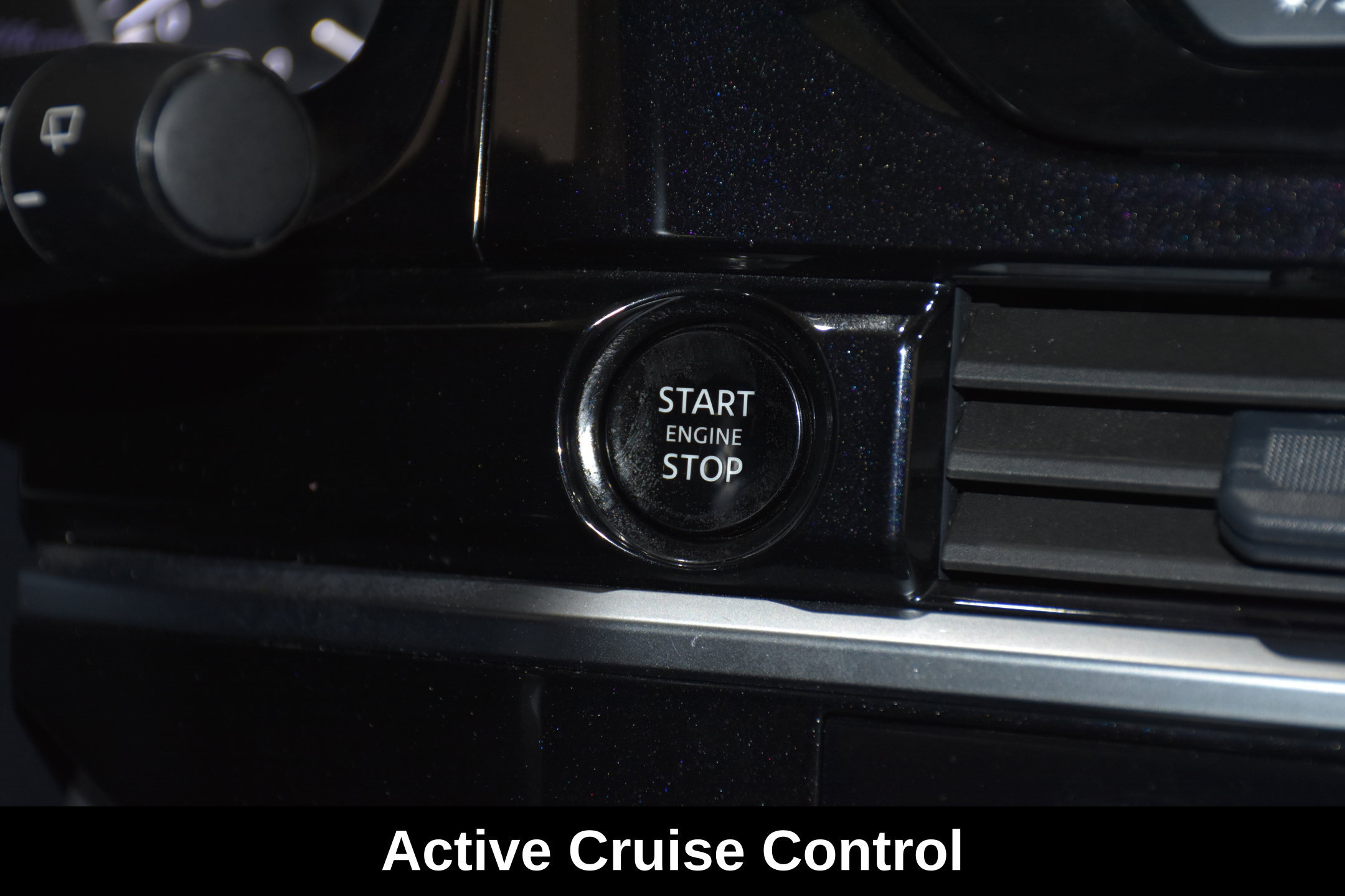 Used 2025 Nissan Pathfinder SV FWD image 18
