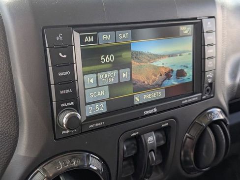 Used 2017 Jeep Wrangler Unlimited Rubicon image 21