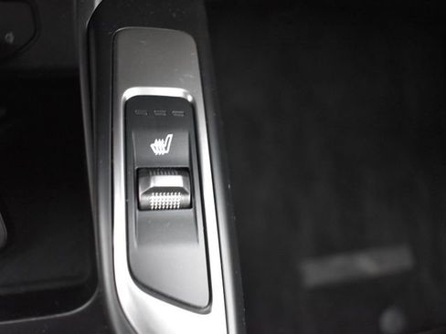 Used 2025 Kia Sorento S image 29