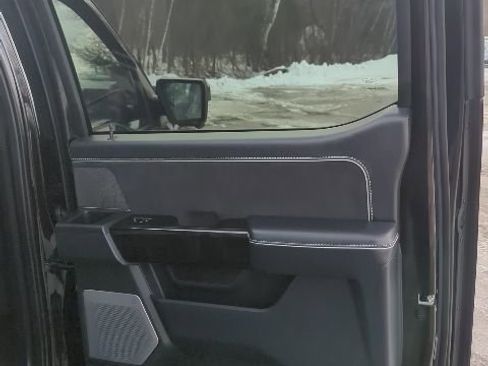 Used 2023 Ford F150 Lightning Platinum image 16