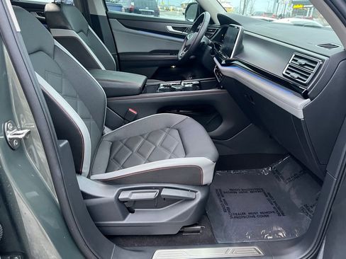 Used 2024 Volkswagen Atlas Peak Edition SE image 34