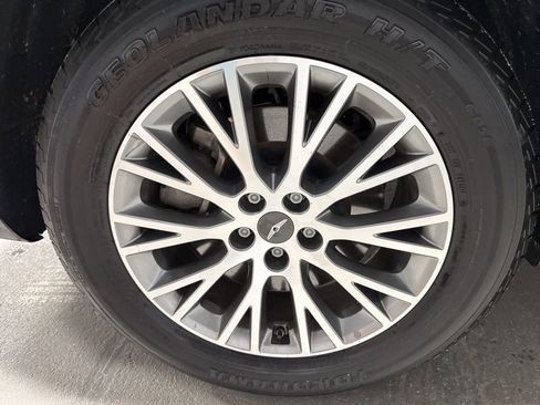 Used 2024 Genesis GV80 2.5T AWD/4WD image 44