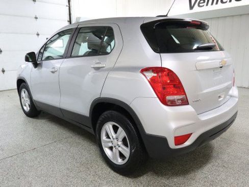 Used 2020 Chevrolet Trax LS FWD image 3