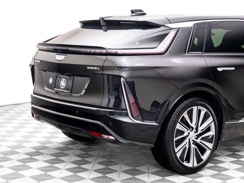 Certified 2025 Cadillac Lyriq Luxury w/ LPO, Floor Liner Package image 37