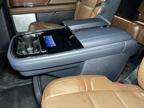 Used 2023 Lincoln Navigator Reserve image 36