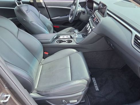 Used 2023 Genesis G70 2.0T RWD image 19