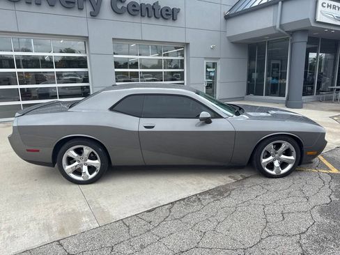 Used 2012 Dodge Challenger R/T RWD image 4