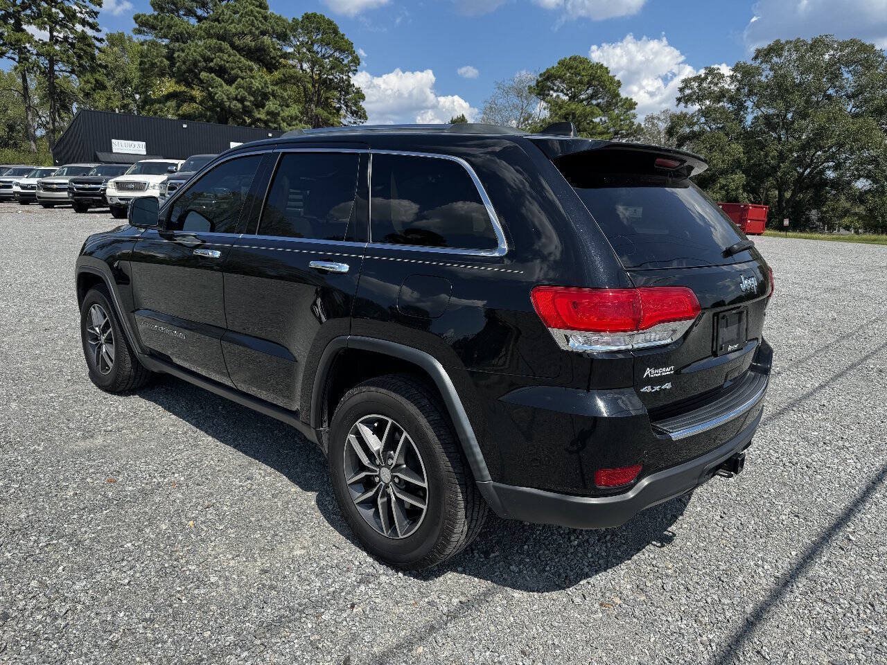 Used 2018 Jeep Grand Cherokee Limited AWD/4WD image 9