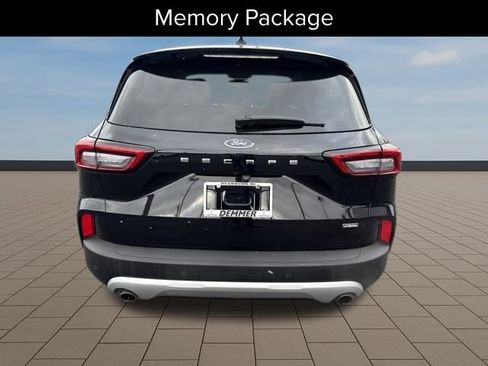 Used 2023 Ford Escape SE w/ PHEV Premium Package image 5