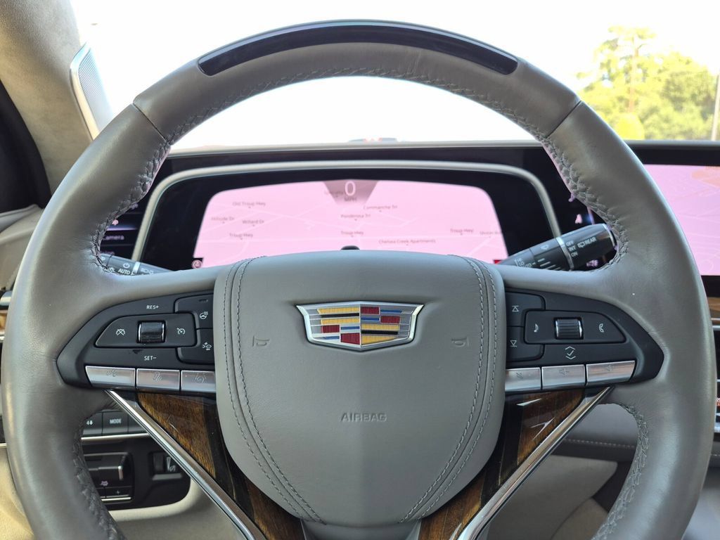 Used 2024 Cadillac Escalade Premium Luxury Platinum w/ Heavy-Duty Trailer Package AWD/4WD image 29