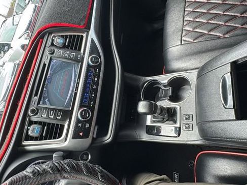 Used 2018 Toyota Highlander FWD V6 image 16
