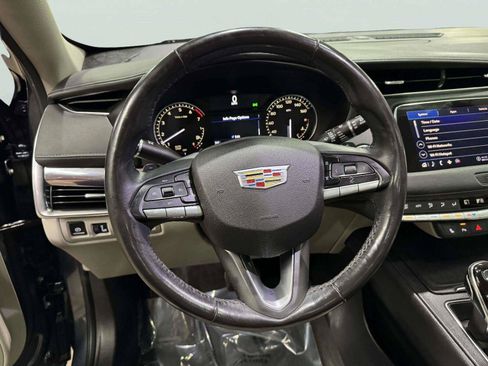 Used 2021 Cadillac XT4 Luxury w/ Cold Weather Package AWD/4WD image 36