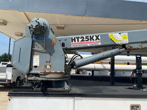 Used 2017 Ford F550 2WD Regular Cab Super Duty image 14