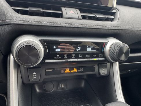 Used 2025 Toyota RAV4 LE image 25