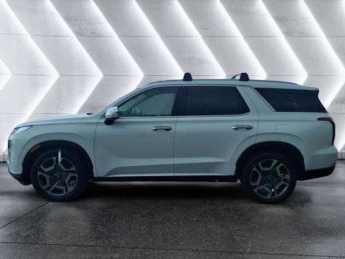 Used 2025 Hyundai Palisade SEL FWD image 2