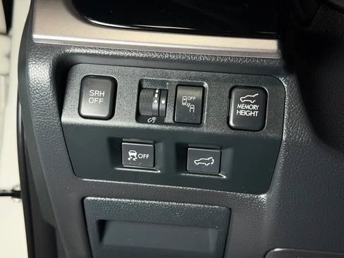 Used 2018 Subaru Forester 2.5i Touring w/ Popular Package #2 AWD/4WD image 32