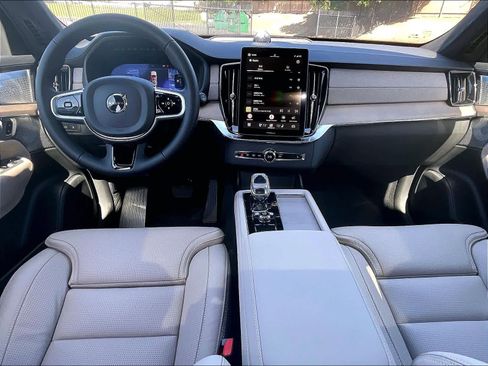 New 2026 Volvo XC90 T8 Ultra w/ Lounge Package AWD/4WD image 7