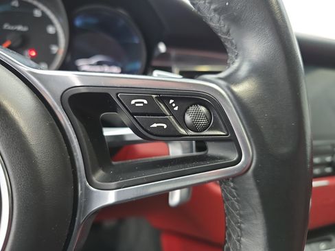 Used 2017 Porsche Macan Turbo image 18