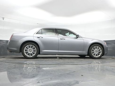 Used 2014 Chrysler 300 C w/ Light Group image 43