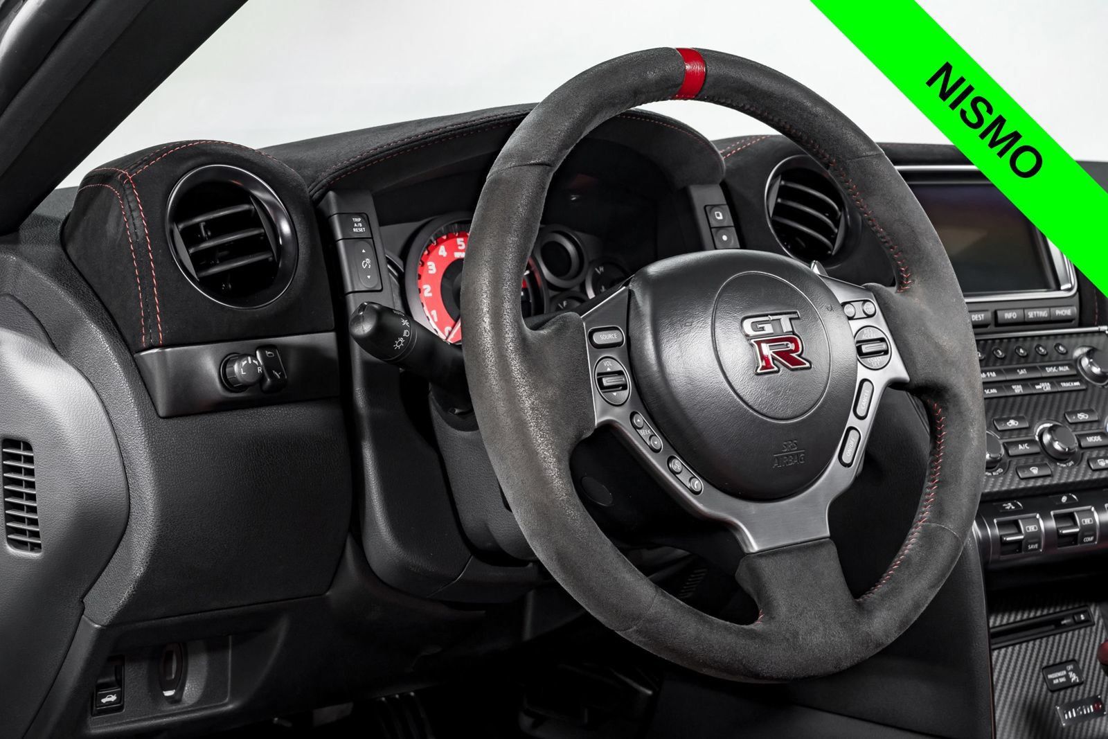 Used 2016 Nissan GT-R NISMO AWD/4WD image 16