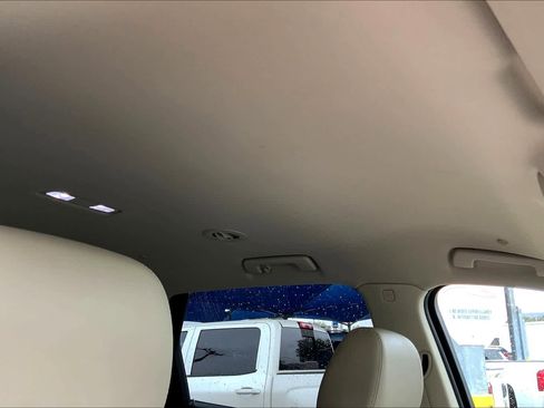 Used 2020 Buick Enclave Essence w/ Sound and Sites Package FWD image 14