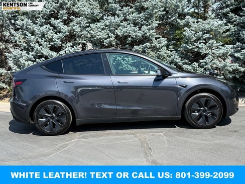 Used 2024 Tesla Model Y Long Range AWD/4WD image 11