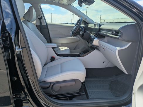 Used 2024 Hyundai Kona Limited AWD/4WD image 30