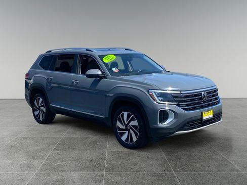 Used 2025 Volkswagen Atlas SEL AWD/4WD image 7