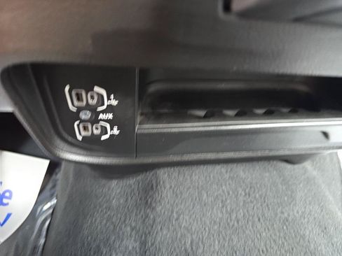 Used 2024 RAM 2500 Big Horn AWD/4WD image 34