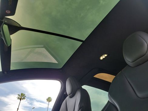 Used 2022 Tesla Model X Plaid AWD/4WD image 18