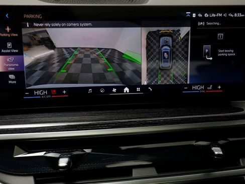 New 2026 BMW X7 xDrive40i w/ M Sport Package AWD/4WD image 11