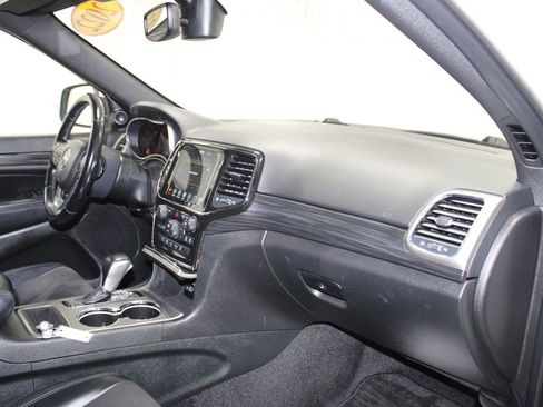 Used 2022 Jeep Grand Cherokee Laredo X image 23