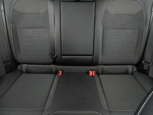 Used 2022 Volkswagen Taos SE image 13