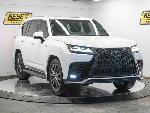 Used 2025 Lexus LX 700h F Sport image 5