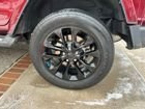 Used 2022 Jeep Wrangler Unlimited Sahara w/ Dual Top Group image 21