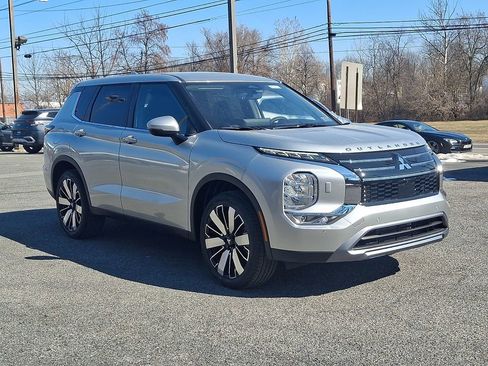 New 2026 Mitsubishi Outlander SE AWD/4WD image 2