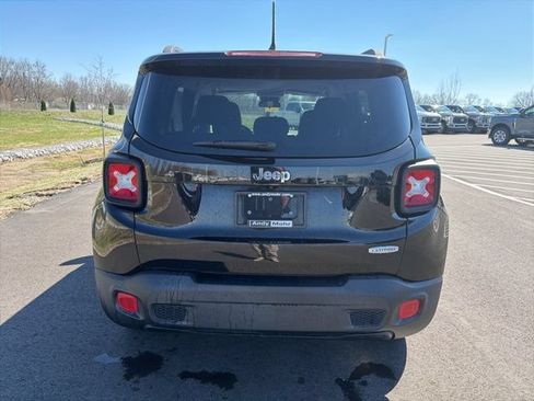 Used 2016 Jeep Renegade Latitude FWD image 7