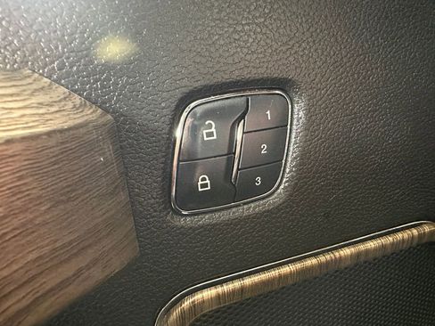 Used 2018 Ford F150 Platinum w/ Equipment Group 701A Luxury AWD/4WD image 21