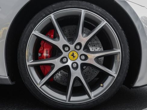 Used 2010 Ferrari California RWD image 15